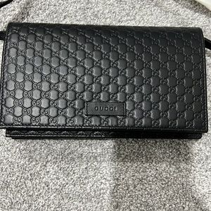 Gucci wallet crossbody